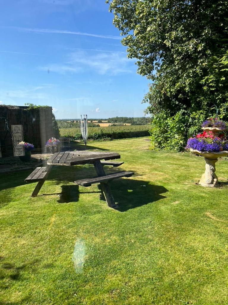 Rolandscroft Guest House Pontefract Bagian luar foto